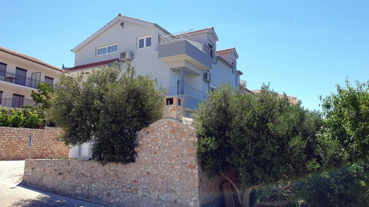 Apartments With A Parking Space Bilo, Primosten - 12870 Exterior photo